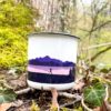 Mug émaillé, tasse émaillée , tasse céramique personnalisable, création suisse, montagne suisse, montagne française, fait à la main, handmade , swissmade, homemade- pour les activités extérieures. Course à pied, Trail running lac violet