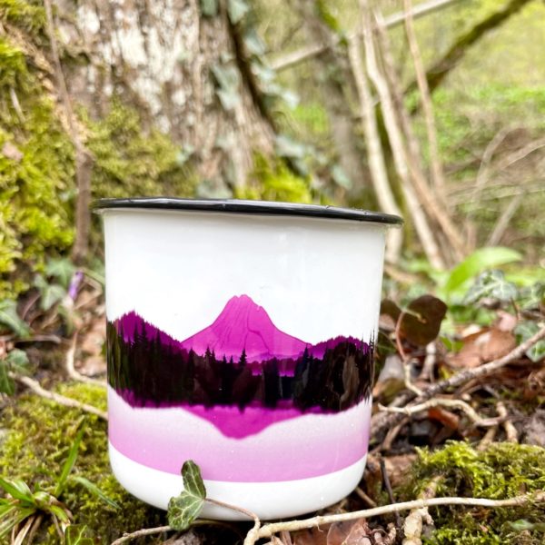 Mug émaillé, tasse émaillée , tasse céramique personnalisable, création suisse, montagne suisse, montagne française, fait à la main, handmade , swissmade, homemade- pour les activités extérieures. Moléson rose