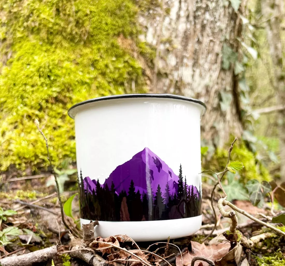 Mug émaillé, tasse émaillée , tasse céramique personnalisable, création suisse, montagne suisse, montagne française, fait à la main, handmade , swissmade, homemade- pour les activités extérieures. La Dent Blanche, 4000m