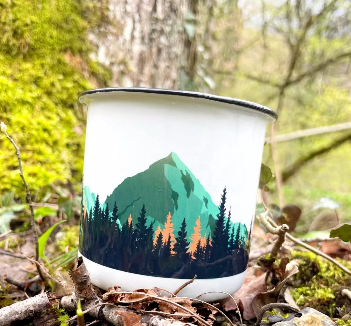 Mug émaillé, tasse émaillée , tasse céramique personnalisable, création suisse, montagne suisse, montagne française, fait à la main, handmade , swissmade, homemade- pour les activités extérieures. La Dent Blanche et bouquetin