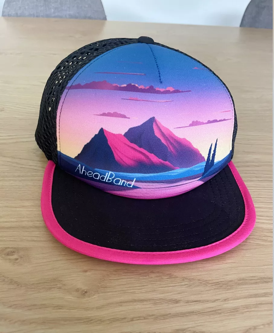 Casquette souple course à pied et sport extérieur, casquette topographie, création suisse, Montagnes rose, création suisse