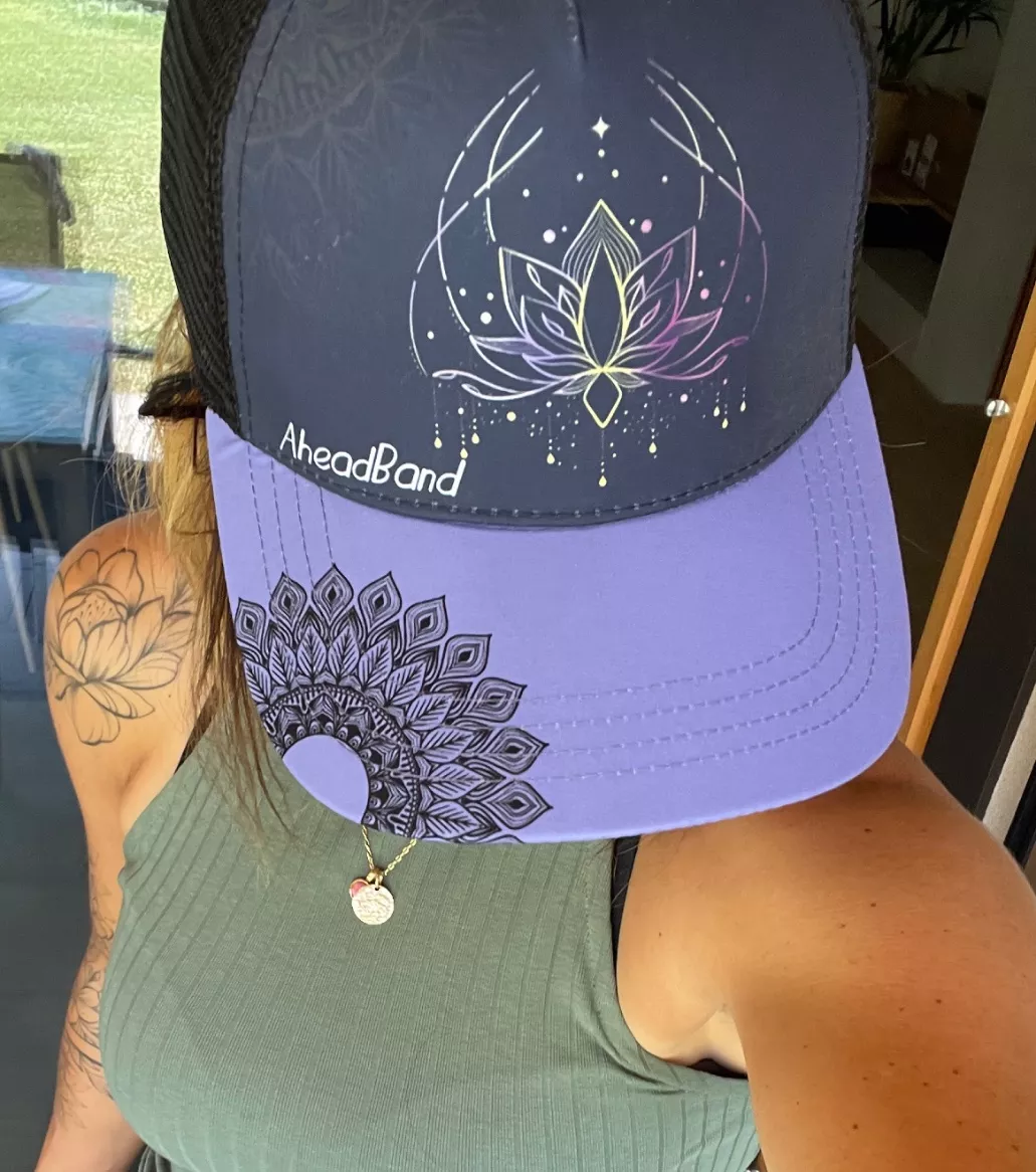 Casquette course à pied et sport extérieur, casquette montagne création suisse, casquette fleur de lotus