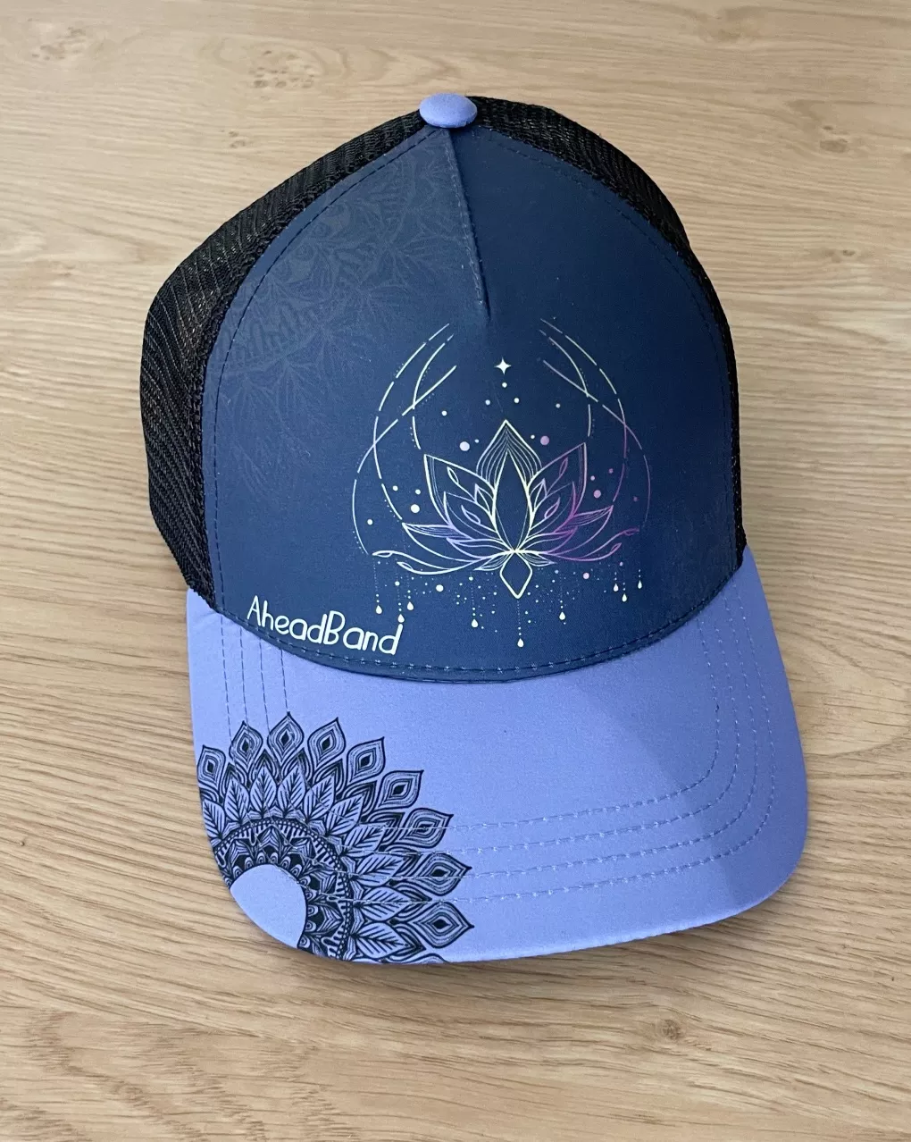 Casquette course à pied et sport extérieur, casquette montagne création suisse, casquette fleur de lotus