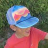Casquette souple enfant course à pied et sport extérieur, casquette topographie, création suisse, Montagnes rose, création suisse, casquette Préalpes fribourgeoises
