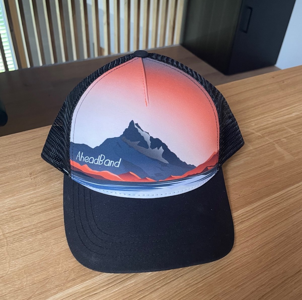 Casquette course à pied et sport extérieur, casquette montagne création suisse, casquette Val d'Anniviers, Besso