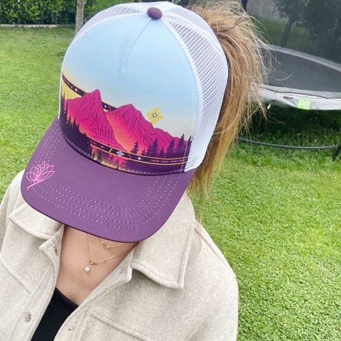 Casquette running Trucker, Inspirés par la nature, montagne, création suisse, Le Cervin noir et blanc, montagne suisse,Casquette fleur, lotus, Brenleire et Foliéran
