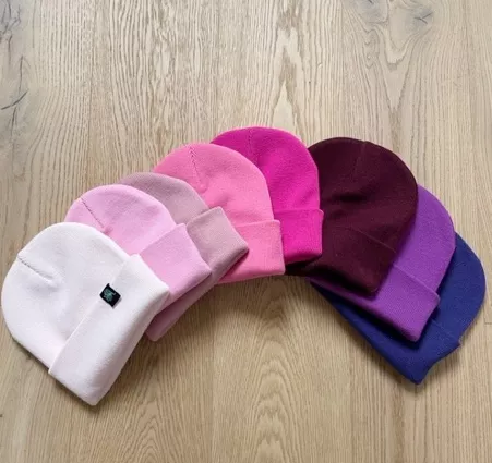 Bonnet douillet et élégant prune