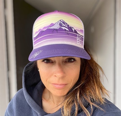 casquette montagne suisse, casquette mandala, casquette sport suisse, casquette montagne, casquette alpes, trucker, running trucker, casquette running, casquette alpes, casquette lotus, casquette montagne suisse grand chavalard