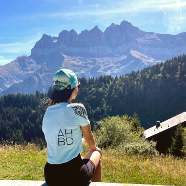 T-shirt sport suisse , t-shirt running, vêtement technique de sport, t-shirt running montagne , t-shirt running leopard